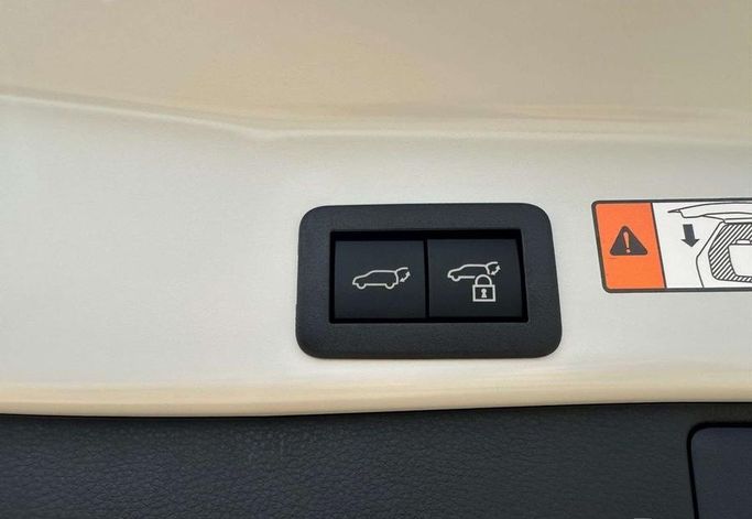 جديدة Toyota RAV4 السادس (XA60)، 2.0 لتر، 2026 في المملكة العربية السعودية، الرياض من Al Shukh شركة معرض الشيوخ للسيارات، اللون أبيض.  | AUTO.AE | إعلان #296229 — صورة 14 من 16