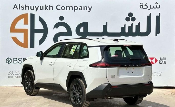 جديدة Toyota RAV4 السادس (XA60)، 2.0 لتر، 2026 في المملكة العربية السعودية، الرياض من Al Shukh شركة معرض الشيوخ للسيارات، اللون أبيض.  | AUTO.AE | إعلان #296229 — صورة 5 من 16
