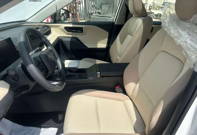 جديدة Toyota RAV4 السادس (XA60)، 2.0 لتر، 2026 في المملكة العربية السعودية، الرياض من Al Shukh شركة معرض الشيوخ للسيارات، اللون أبيض.  | AUTO.AE | إعلان #296229 — صورة 7 من 16