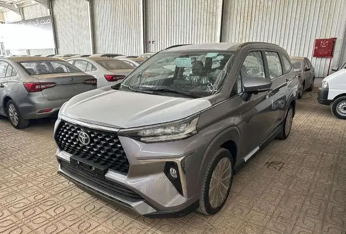 Новый ⁦Toyota Veloz, 1.5 л, 2026⁩ в Саудовская Аравия, Эр-Рияд от Sada Al Riyadh صدى الرياض Серебристый цвет.  | AUTO.AE | Объявление #288932