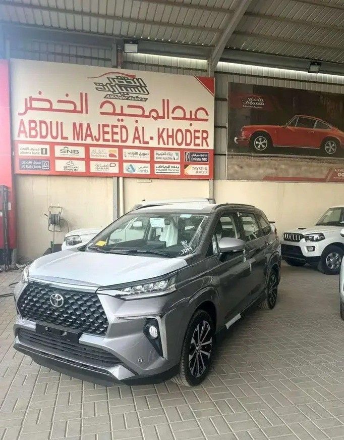 جديدة ⁦Toyota Veloz، 1.5 l، 2026⁩ في في المملكة العربية السعودية, الرياض من Al Khedr Cars الخضر للسيارات، اللون رمادي.  | AUTO.AE | إعلان #288952