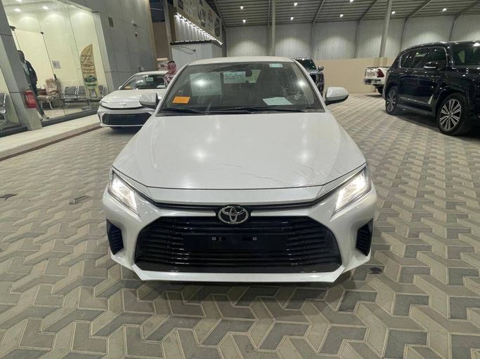 Новый Toyota Yaris IV, 1.5 л, 2026 в Саудовская Аравия, Эр-Рияд от Oman Laawal Cars معرض عُمان لأول للسيارات Белый цвет. GCC | AUTO.AE | Объявление #248290