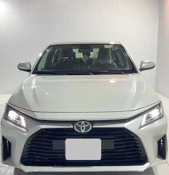 Подержанный Toyota Yaris IV (XP210), 1.5 л, 2024 в Саудовская Аравия, Эр-Рияд от Bayraq Al Ibda’a Cars معرض بيرق الابداع Белый цвет.  | AUTO.AE | Объявление #261726