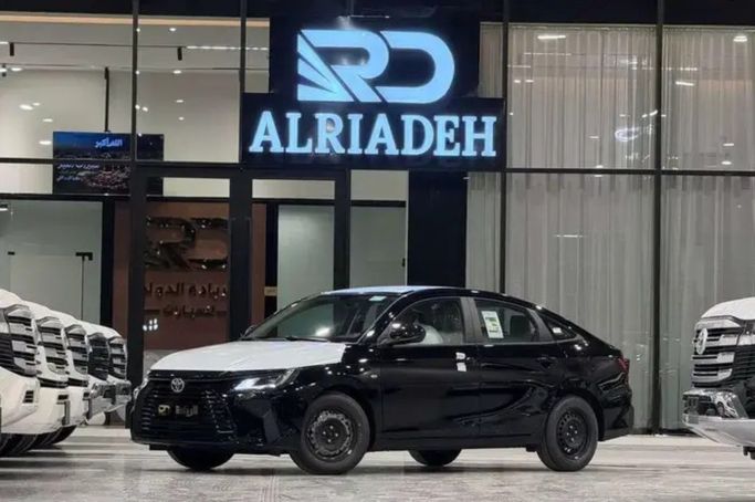 Новый Toyota Yaris IV (XP210), 1.5 л, 2026 в Саудовская Аравия, Эр-Рияд от Al Riyada Al Duwalya شركة الريادة الدولي للسيارات Черный цвет.  | AUTO.AE | Объявление #262566