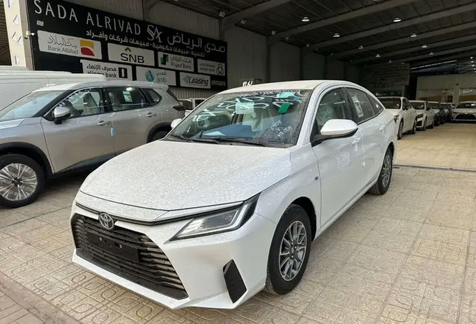 جديدة ⁦Toyota Yaris IV (AC100)، 1.3 l، 2026⁩ في في المملكة العربية السعودية, الرياض من Sada Al Riyadh صدى الرياض، اللون أبيض.  | AUTO.AE | إعلان #289097