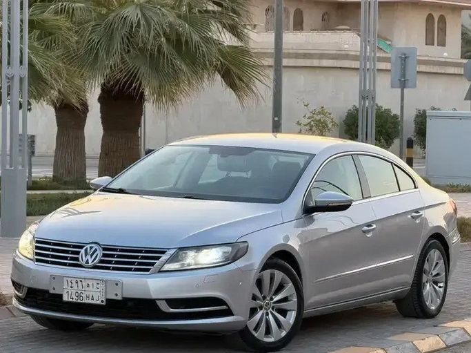 مستعملة ⁦Volkswagen Passat B7، 2.0 l، 2013⁩ في في المملكة العربية السعودية, الرياض من شركة رمال الأندلس للسيارات، اللون فضي.  | AUTO.AE | إعلان #288940