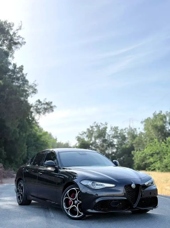 مستعملة Alfa Romeo Giulia II (952) عملية فيس ليفت, 2.0 l, 2022 في في الشارقة من Najm Al Shamal Used Cars، اللون أسود. مواصفات الخليج | AUTO.AE | إعلان #273523