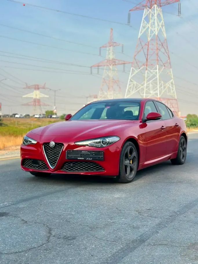 Подержанный Alfa Romeo Giulia II (952) Рестайлинг, 2.0 л, 2020 в Шардже от Najm Al Shamal Used Cars Красный цвет. GCC | AUTO.AE | Объявление #273536