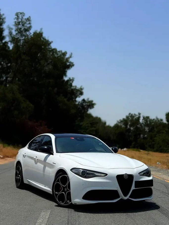 Подержанный Alfa Romeo Giulia II (952) Рестайлинг, 2.0 л, 2022 в Шардже от Najm Al Shamal Used Cars Белый цвет. GCC | AUTO.AE | Объявление #273541
