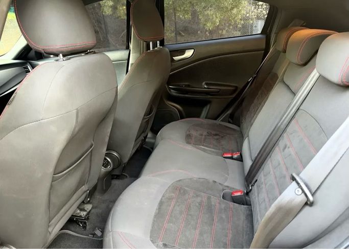 Подержанный Alfa Romeo Giulietta III Рестайлинг, 1.7 л, 2020 в ОАЭ, Шарджа от Najm Al Shimal Used Cars trd. Черный цвет. GCC | AUTO.AE | Объявление #295990 — фото 10 из 10