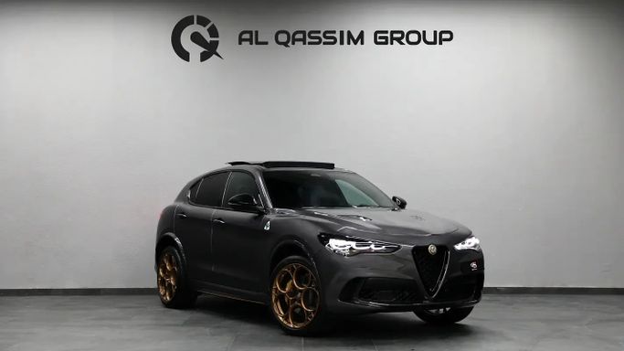 جديدة Alfa Romeo Stelvio أنا فيس ليفت 2, 2.9 l, 2025 في في الشارقة من Al Qassem Cars Trading، اللون رمادي. مواصفات الخليج | AUTO.AE | إعلان #273716
