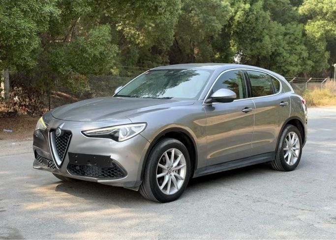 Подержанный Alfa Romeo Stelvio I Рестайлинг, 2.0 л, 2020 в ОАЭ, Шарджа от Najm Al Shimal Used Cars trd. Серебристый цвет. GCC | AUTO.AE | Объявление #295947 — фото 3 из 16