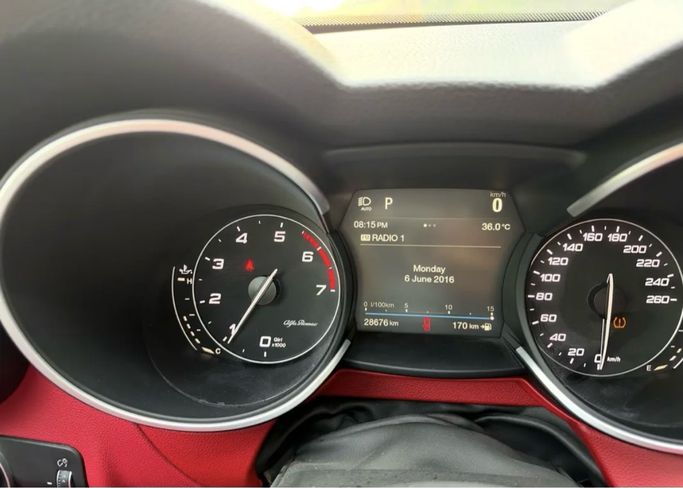 Подержанный Alfa Romeo Stelvio I Рестайлинг, 2.0 л, 2020 в ОАЭ, Шарджа от Najm Al Shimal Used Cars trd. Серебристый цвет. GCC | AUTO.AE | Объявление #295947 — фото 12 из 16