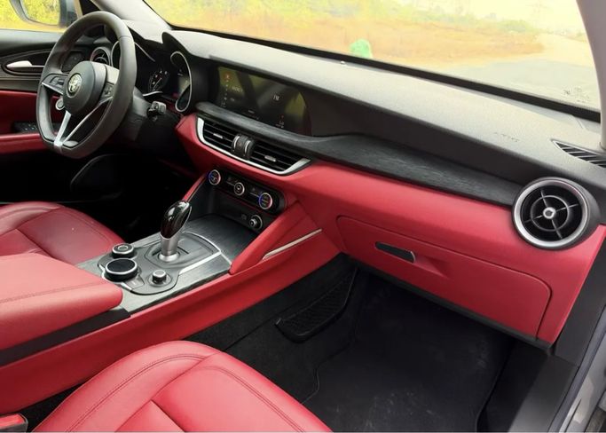 Подержанный Alfa Romeo Stelvio I Рестайлинг, 2.0 л, 2020 в ОАЭ, Шарджа от Najm Al Shimal Used Cars trd. Серебристый цвет. GCC | AUTO.AE | Объявление #295947 — фото 15 из 16