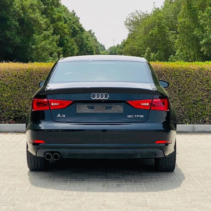 مستعملة Audi A3 30 TFSI III (8 فولت), 1.4 l, 2016 في في الشارقة من Sarmad Cars، اللون أسود. أخرى | AUTO.AE