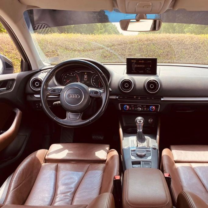 مستعملة Audi A3 30 TFSI III (8 فولت), 1.4 l, 2016 في في الشارقة من Sarmad Cars، اللون أسود. أخرى | AUTO.AE