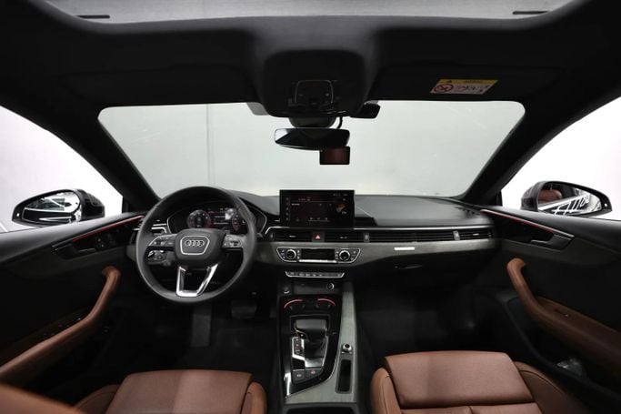 Подержанный Audi A5 45 TFSI II (F5) Рестайлинг, 2.0 л, 2023 в Шардже от Al Qassem Cars Trading Черный цвет. Корейская | AUTO.AE