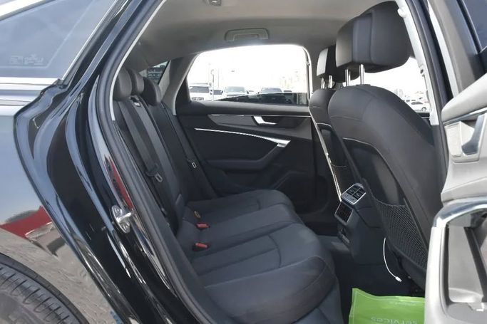 Подержанный Audi A6 40 TFSI V (C8), 2.0 л, 2022 в Шардже от Alfaris Used Cars Черный цвет. GCC | AUTO.AE