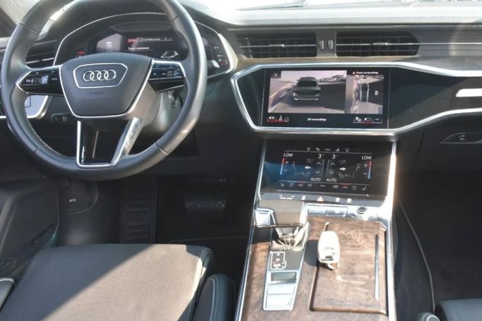 Подержанный Audi A7 55 TFSI II (4K), 3.0 л, 2021 в Шардже от Alfaris Used Cars Белый цвет. Other | AUTO.AE