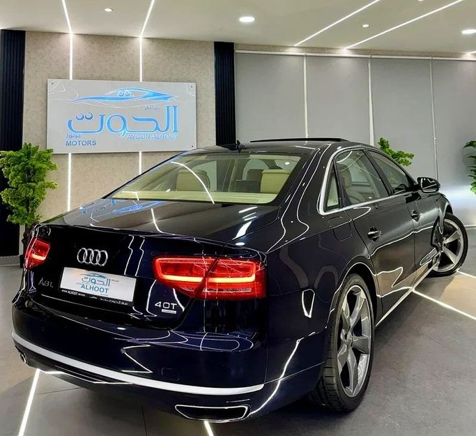Подержанный Audi A8 L 60 TFSI III (D4) Рестайлинг, 4.0 л, 2014 в Шардже от Ayoon Alhoot Motors Тёмно-синий цвет. GCC | AUTO.AE