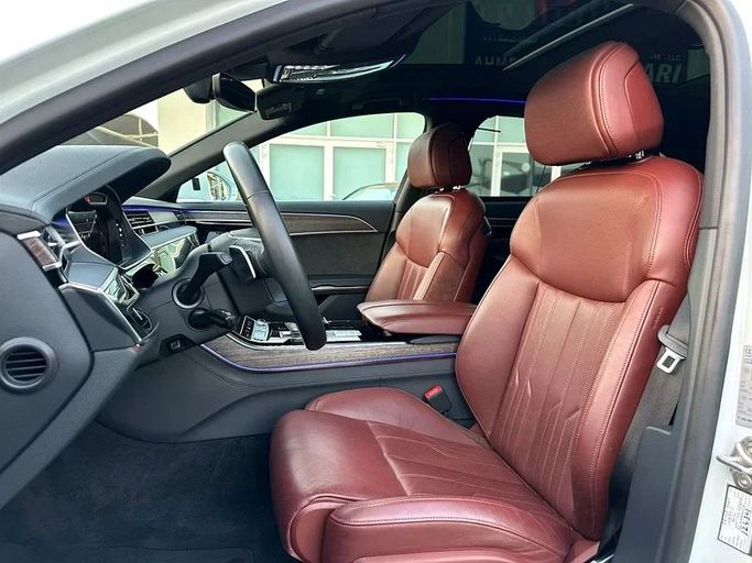 Подержанный Audi A8 55 TFSI IV (D5), 3.0 л, 2021 в Шардже от Ahmad alkhodari Motors Белый цвет. GCC | AUTO.AE