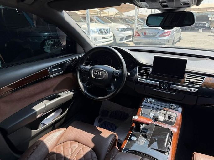 Подержанный Audi A8 Long III (D4), 3.0 л, 2013 в Шардже от Al Suraj Al Muneer Used Cars Черный цвет. GCC | AUTO.AE