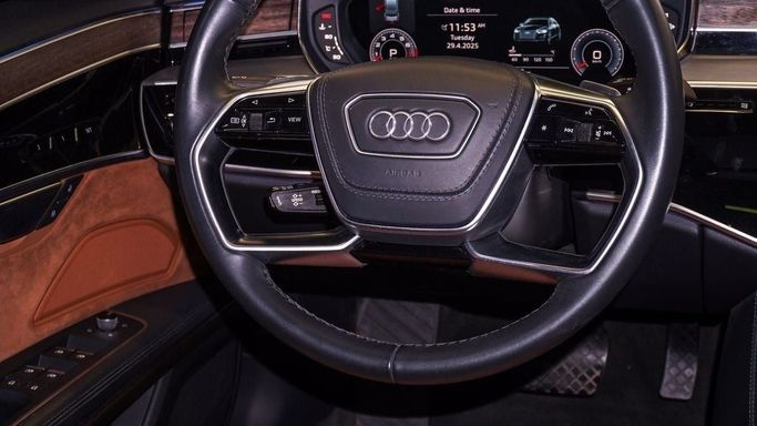 Подержанный Audi A8 Long 55 TFSI IV (D5) Рестайлинг, 3.0 л, 2021 в Шардже от Alsalama Motors Черный цвет. GCC | AUTO.AE