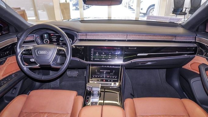 Подержанный Audi A8 Long 55 TFSI IV (D5) Рестайлинг, 3.0 л, 2021 в Шардже от Alsalama Motors Черный цвет. GCC | AUTO.AE