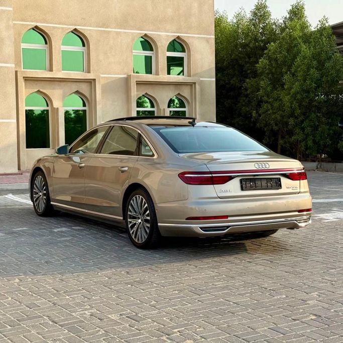 Подержанный Audi A8 Long 55 TFSI IV (D5), 3.0 л, 2019 в Шардже от Sarmad Cars Серый цвет. Other | AUTO.AE