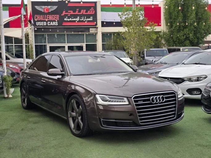 Подержанный Audi A8 L 60 TFSI III (D4) Рестайлинг, 4.0 л, 2015 в Шардже от Challenger Used Cars Серый цвет. GCC | AUTO.AE