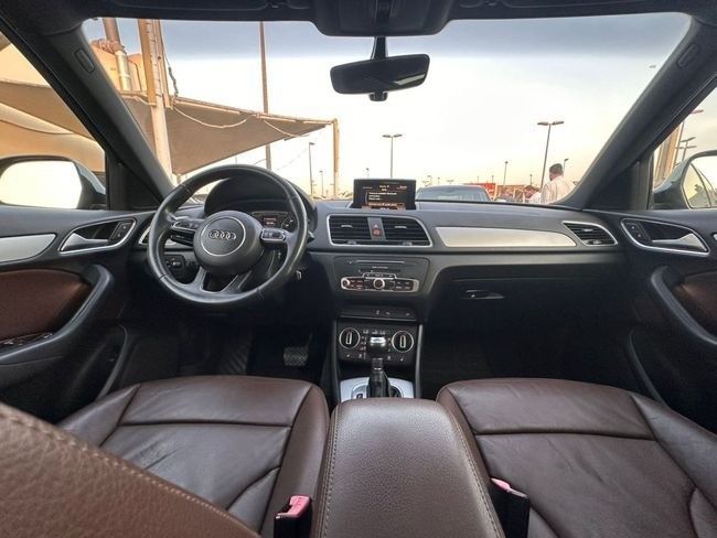 Подержанный Audi Q3 I (8U) Рестайлинг, 2.0 л, 2018 в Шардже от Al Sada used cars Черный цвет. Американская | AUTO.AE