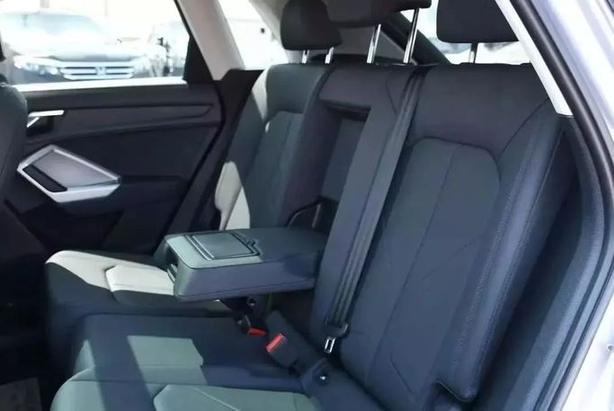 Used Audi Q3 45 TFSI II (F3), 2.0 l, 2021 in Sharjah by Alfaris Used Cars, Silver color. Other | AUTO.AE