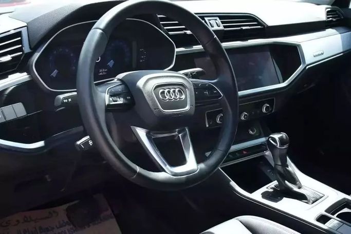 Used Audi Q3 45 TFSI II (F3), 2.0 l, 2021 in Sharjah by Alfaris Used Cars, Silver color. Other | AUTO.AE