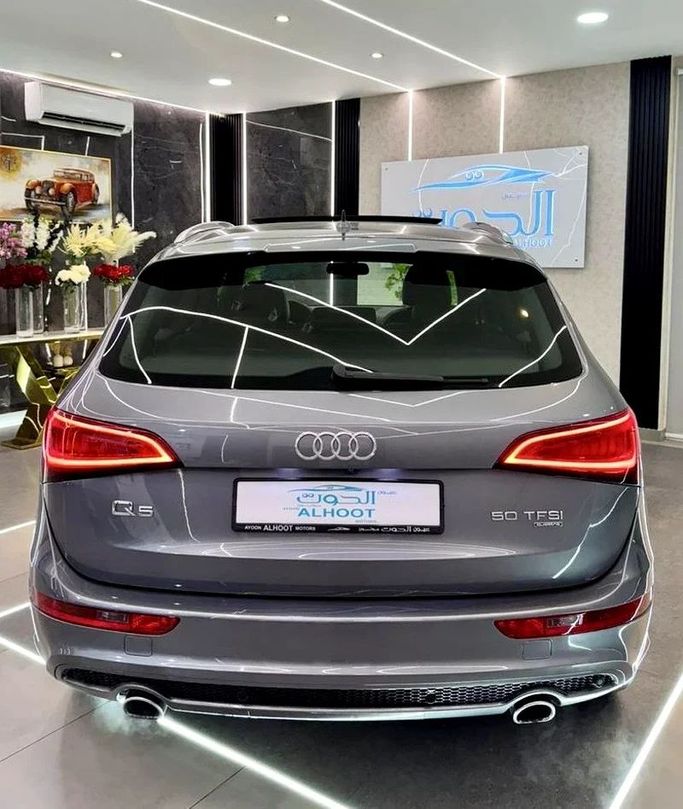 Подержанный Audi Q5 I (8R) Рестайлинг, 3.0 л, 2015 в Шардже от Ayoon Alhoot Motors Серый цвет. GCC | AUTO.AE