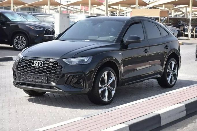 Подержанный Audi Q5 45 TFSI II (FY) Рестайлинг, 2.0 л, 2022 в Шардже от Alfaris Used Cars Черный цвет. GCC | AUTO.AE