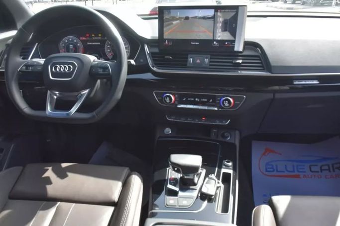 Подержанный Audi Q5 45 TFSI II (FY) Рестайлинг, 2.0 л, 2022 в Шардже от Alfaris Used Cars Черный цвет. GCC | AUTO.AE