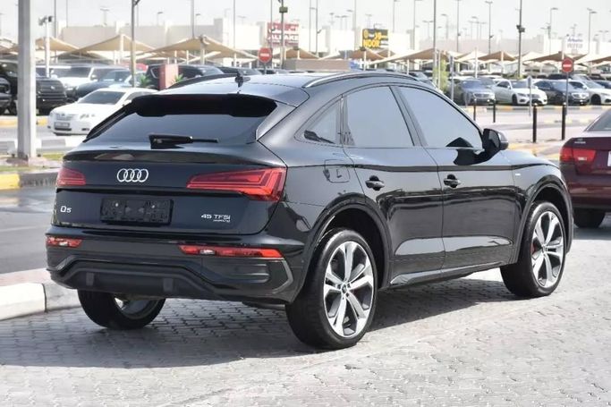 Подержанный Audi Q5 45 TFSI II (FY) Рестайлинг, 2.0 л, 2022 в Шардже от Alfaris Used Cars Черный цвет. GCC | AUTO.AE