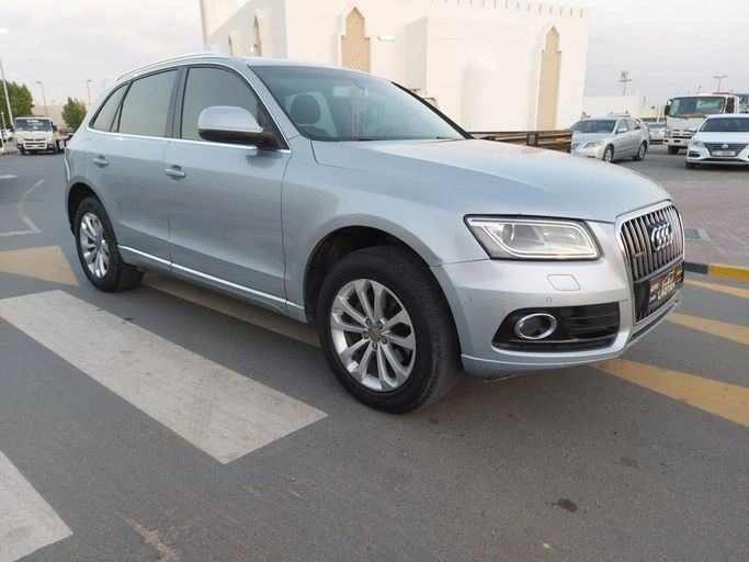 مستعملة Audi Q5 I (8R) فيس ليفت, 2.0 l, 2015 في في الشارقة من Laqtah Used Cars، اللون رمادي. مواصفات الخليج | AUTO.AE | إعلان #272725