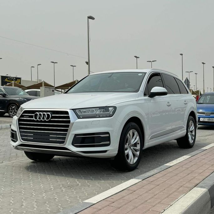 Подержанный Audi Q7 45 TFSI II (4M), 2.0 л, 2019 в Шардже от Alfaris Used Cars Белый цвет. Other | AUTO.AE
