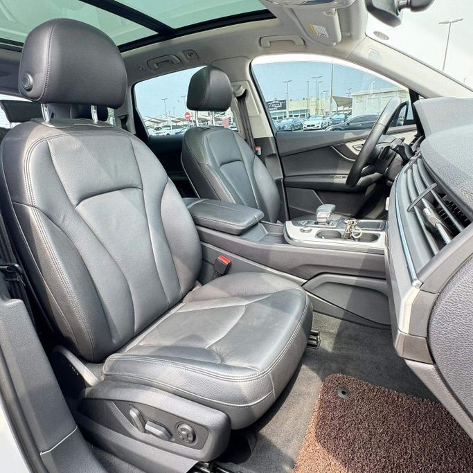 Подержанный Audi Q7 45 TFSI II (4M), 2.0 л, 2019 в Шардже от Alfaris Used Cars Белый цвет. Other | AUTO.AE