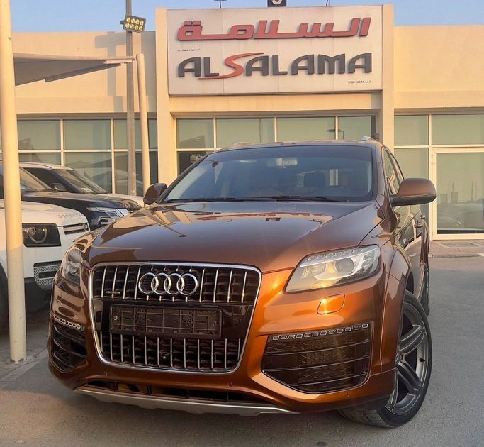 Подержанный Audi Q7 55 TFSI I (4L) Рестайлинг, 3.0 л, 2015 в Шардже от Alsalama Motors Бронзовый цвет. GCC | AUTO.AE