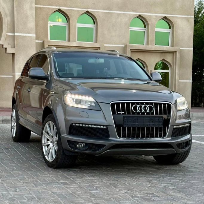 Подержанный Audi Q7 55 TFSI I (4L) Рестайлинг, 3.0 л, 2014 в Шардже от Sarmad Cars Серый цвет. Other | AUTO.AE