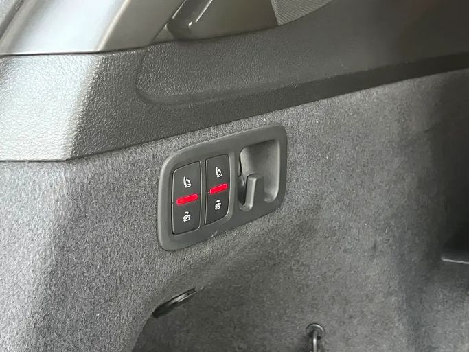 Подержанный Audi Q7 45 TFSI II (4M) Рестайлинг, 2.0 л, 2019 в ОАЭ, Шарджа от Rebou Alfakhama Белый цвет. Американская | AUTO.AE | Объявление #295789 — фото 11 из 19
