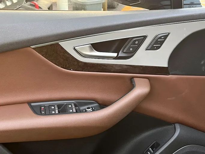 Подержанный Audi Q7 45 TFSI II (4M) Рестайлинг, 2.0 л, 2019 в ОАЭ, Шарджа от Rebou Alfakhama Белый цвет. Американская | AUTO.AE | Объявление #295789 — фото 14 из 19