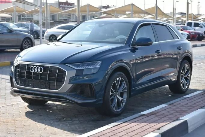 Подержанный Audi Q8 55 TFSI I (4M), 3.0 л, 2022 в Шардже от Alfaris Used Cars Синий цвет. Other | AUTO.AE