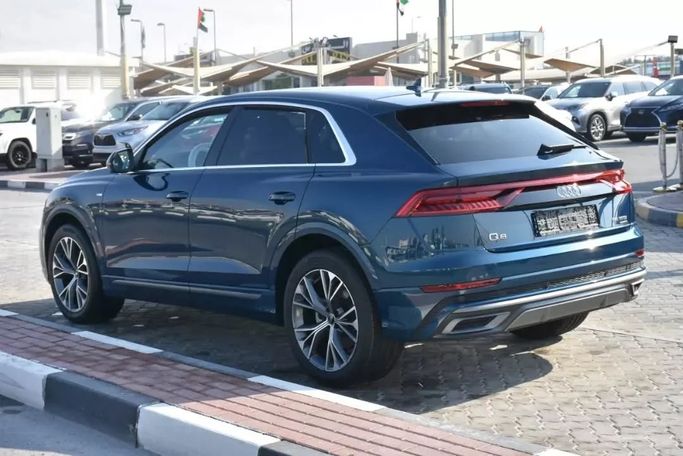 Подержанный Audi Q8 55 TFSI I (4M), 3.0 л, 2022 в Шардже от Alfaris Used Cars Синий цвет. Other | AUTO.AE