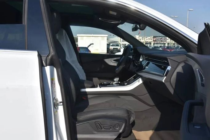 Новый Audi Q8 55 TFSI I (4M), 3.0 л, 2022 в Шардже от Alfaris Used Cars Белый цвет. Other | AUTO.AE