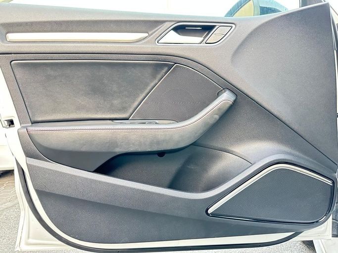 Подержанный Audi S3 III (8V) Рестайлинг, 2.0 л, 2017 в Шардже от Al Hashal Used Cars Белый цвет. GCC | AUTO.AE