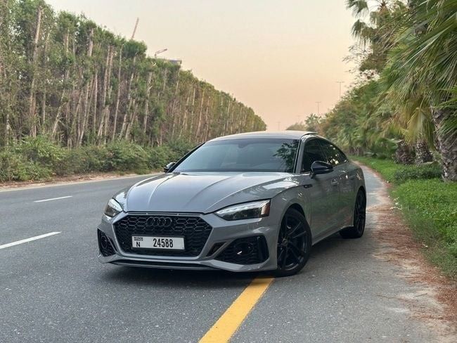 مستعملة ⁦Audi S5 عملية فيس ليفت II (F5)، 3.0 l، 2022⁩ في في الإمارات, الشارقة من AL TAWEEL MOTORS، اللون رمادي. المواصفات الأمريكية | AUTO.AE | إعلان #288607