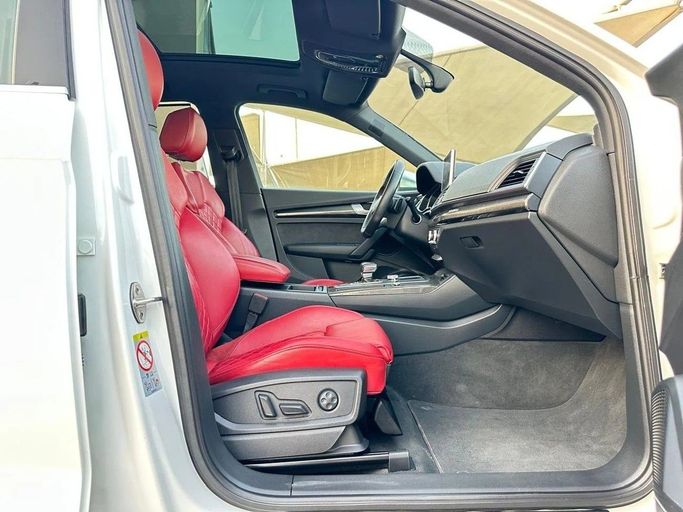 Подержанный Audi SQ5 II (FY), 3.0 л, 2018 в Шардже от Al Hashal Used Cars Белый цвет. GCC | AUTO.AE